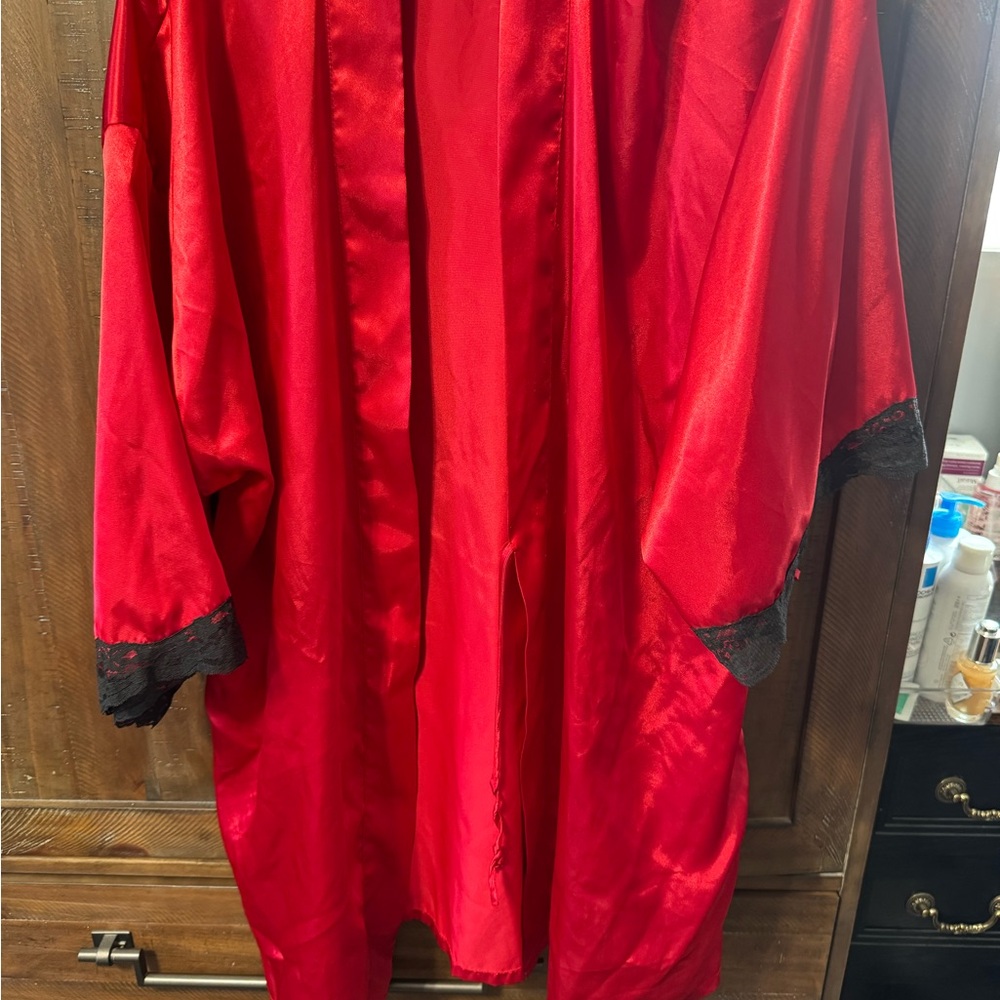 Frederick's of Hollywood Red Satin Kimono with Black Lace Trim. Size Large
